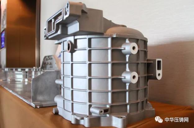 廣東鴻特攜蓄電池前后側(cè)板結(jié)構(gòu)件及NDE電機外殼壓鑄件亮相采購會！
